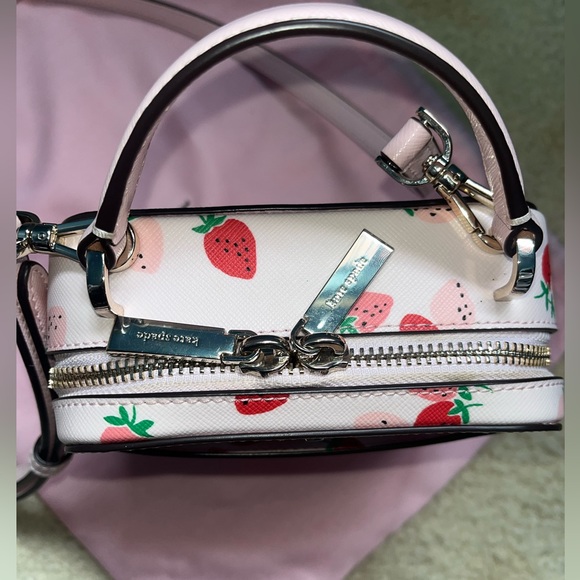 Kate spade strawberry collection very very rare vanity purse - Picture 4 of 8
